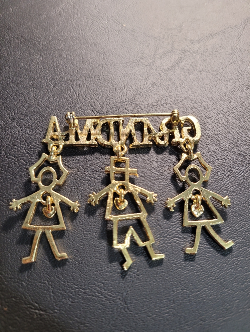 Gold Tone GRANDMA brooch - Picture 2 of 3